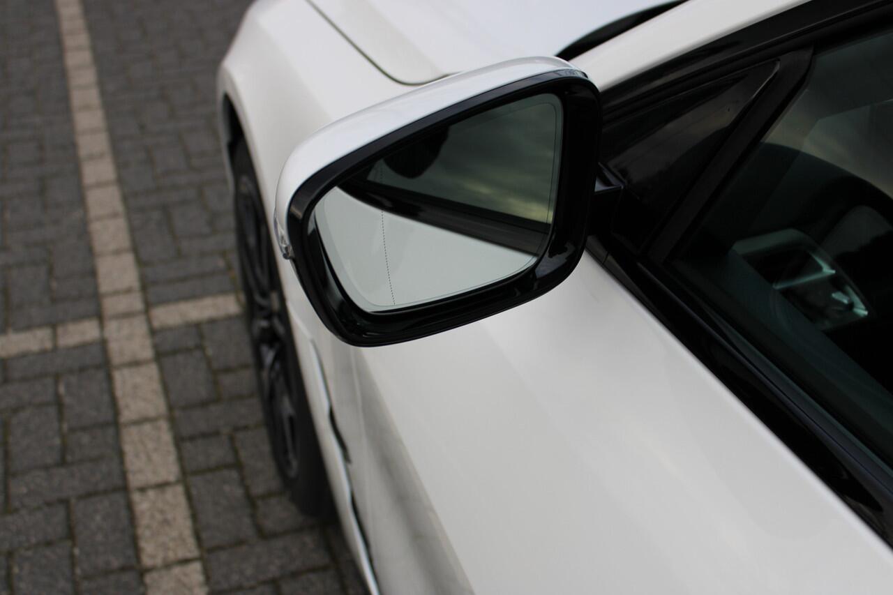 BMW i4 eDrive35 Gran Coupé M Sport / Adaptieve LED / Comfort Access / Achteruitrijcamera / Active Cruise Control / Stoelverwarming