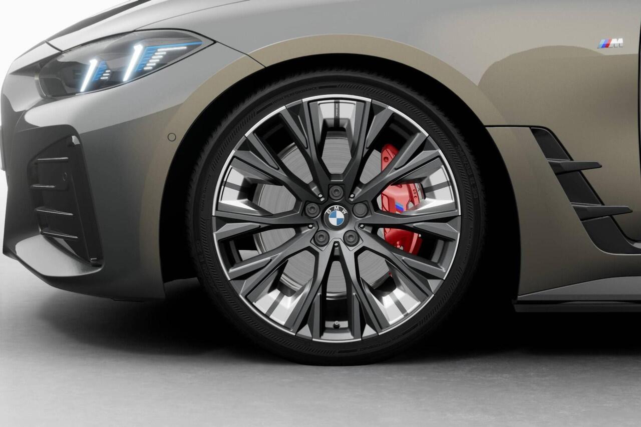 BMW i4 eDrive35 M Sport Edition | M Sport Pro | Comfort Pack | Elektrisch bediend glazen schuif-/kanteldak | Showroomvoordeel