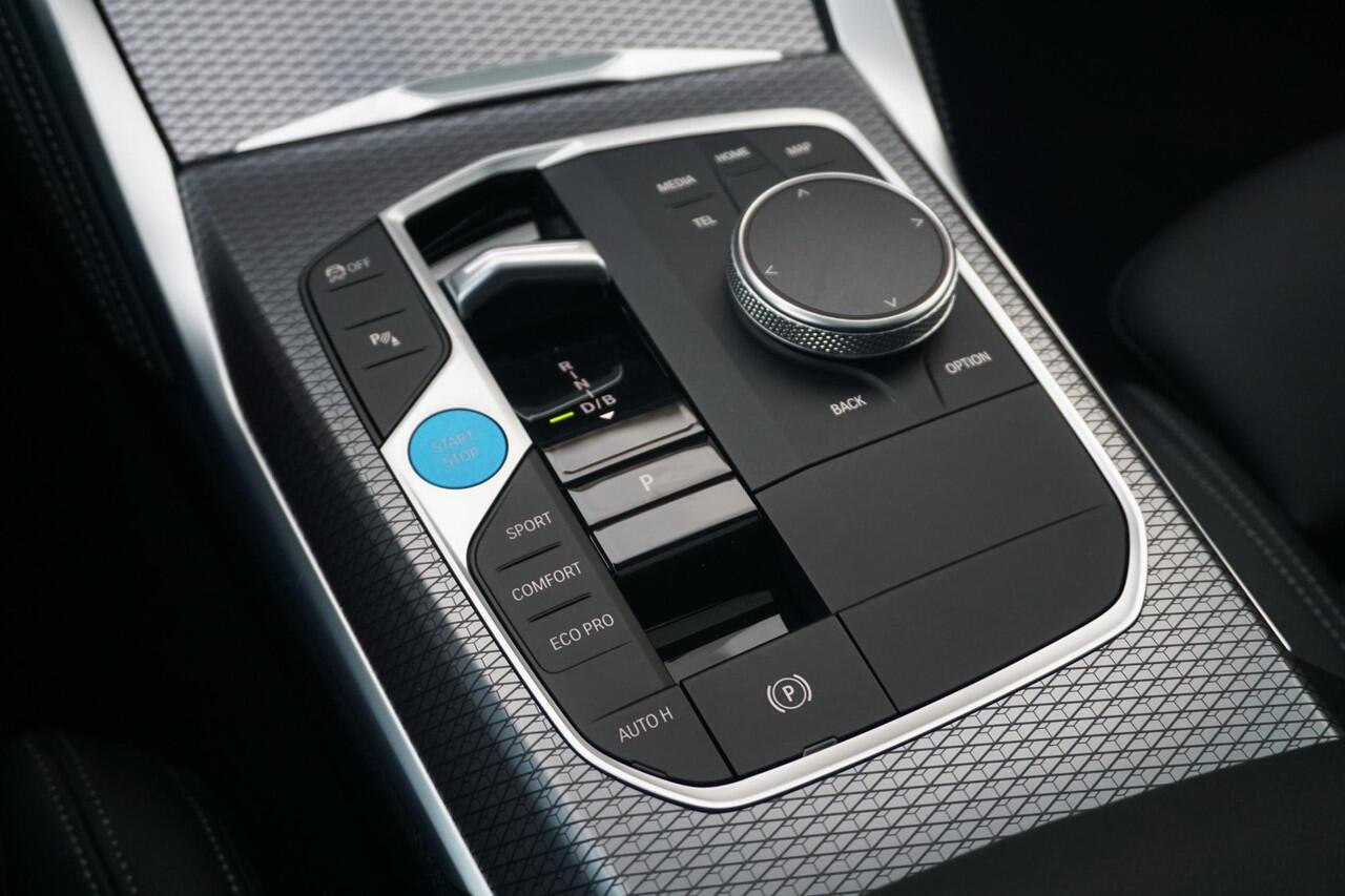 BMW i4 eDrive40 M Sportpakket Pro 20'' / Schuif-/kanteldak / Active Cruise Control / Comfort Acces