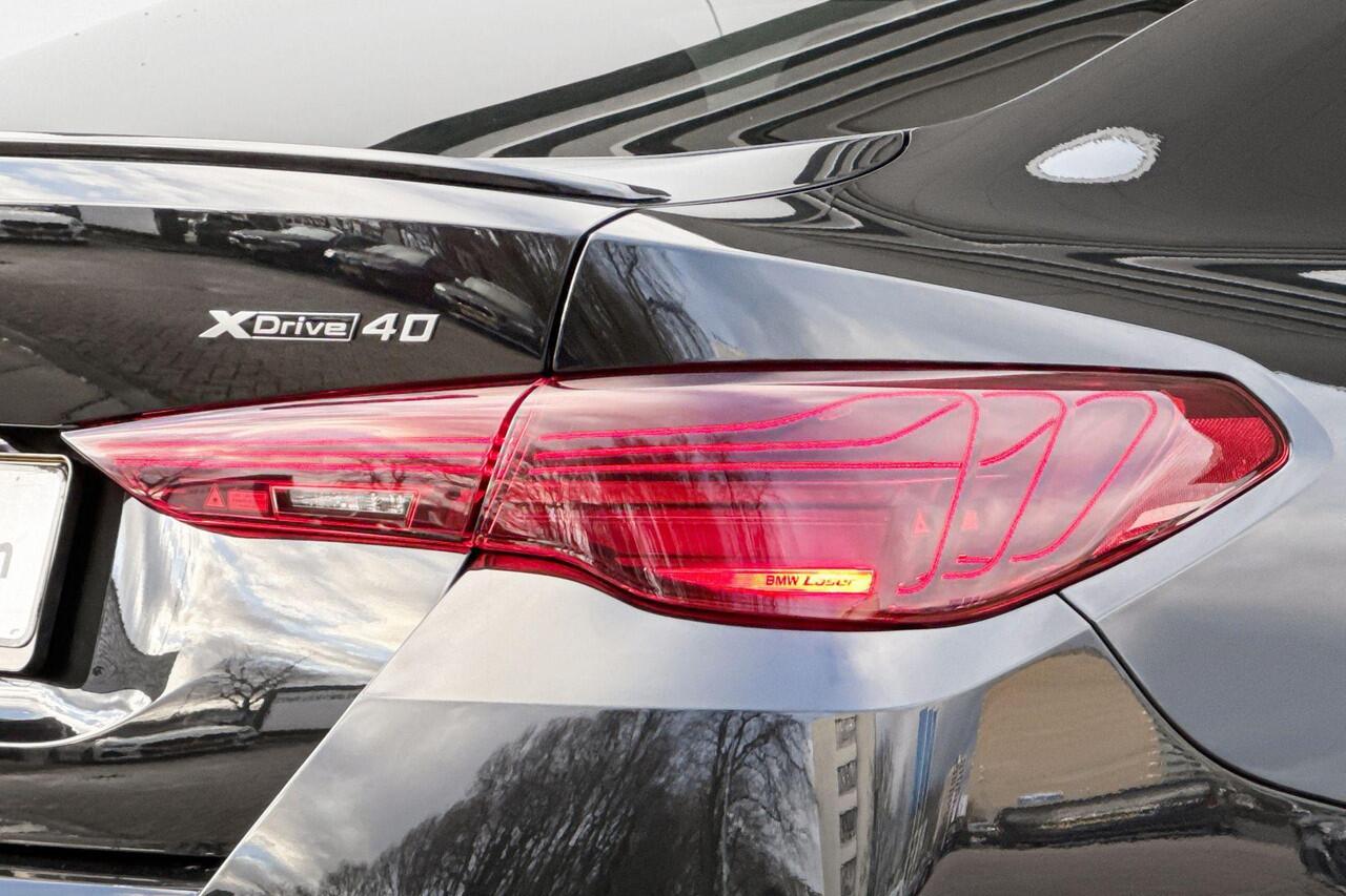 BMW i4 xDrive40 M-Sport Pro / Glazen Schuifdak / Comfort Acces / Adaptieve LED Koplampen / Trekhaak Elektrisch Wegklapbaar / Getinte Ramen / 19"