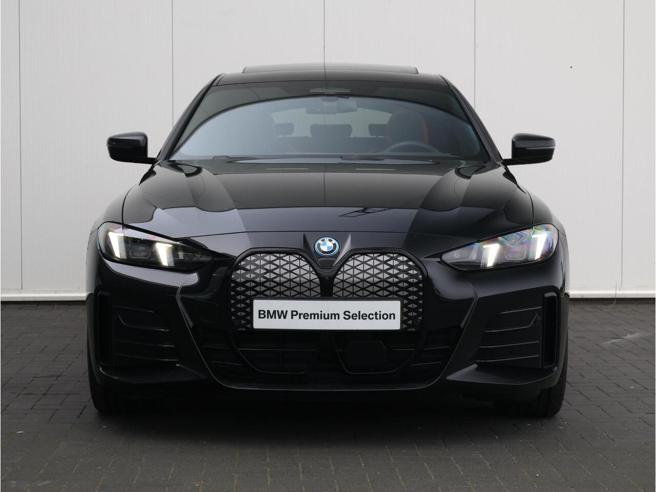 BMW i4 eDrive40 M Sport Edition 84 kWh M Sportpakket Pro/ Stuurwiel verwarmd/ Comfort Access/ Elektrische Trekhaak/ Elektrisch verstelbare stoelen/ Harman Kardon/ Driving Assistant Professional