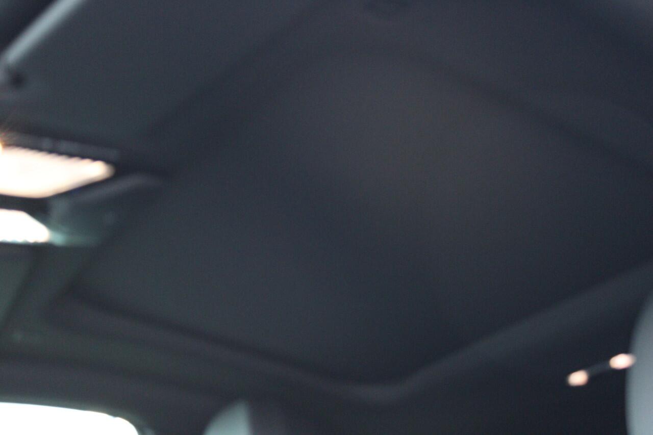 BMW i4 eDrive35 Gran Coupé M Sport / Schuif-kanteldak / Achteruitrijcamera / Adaptieve LED / Active Cruise Control / Live Cockpit Plus / Comfort Access