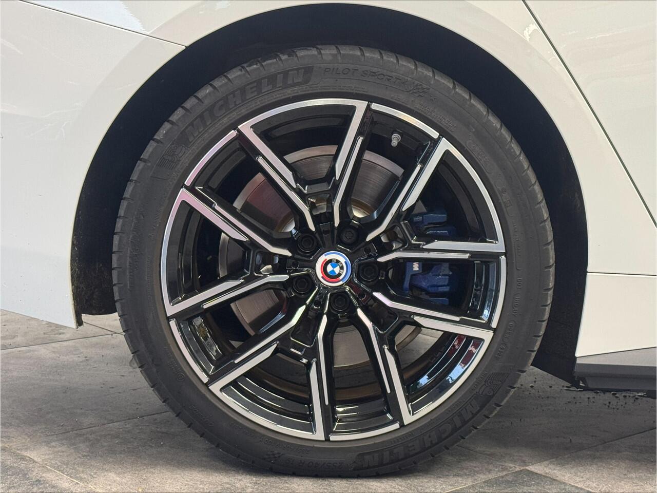 BMW i4 M50 High Executive 84 kWh ACC 360 Camera schuifkanteldak H&K 544PK NL Auto