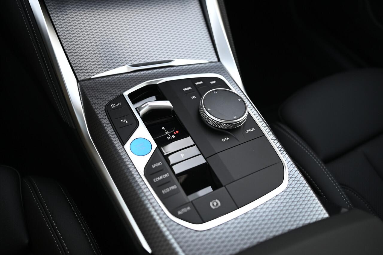 BMW i4 eDrive40 Gran Coupé M Sport / Adaptieve LED / Active Cruise Control / Comfort Access / Parking Assistant / Live Cockpit Plus / Stoelverwarming