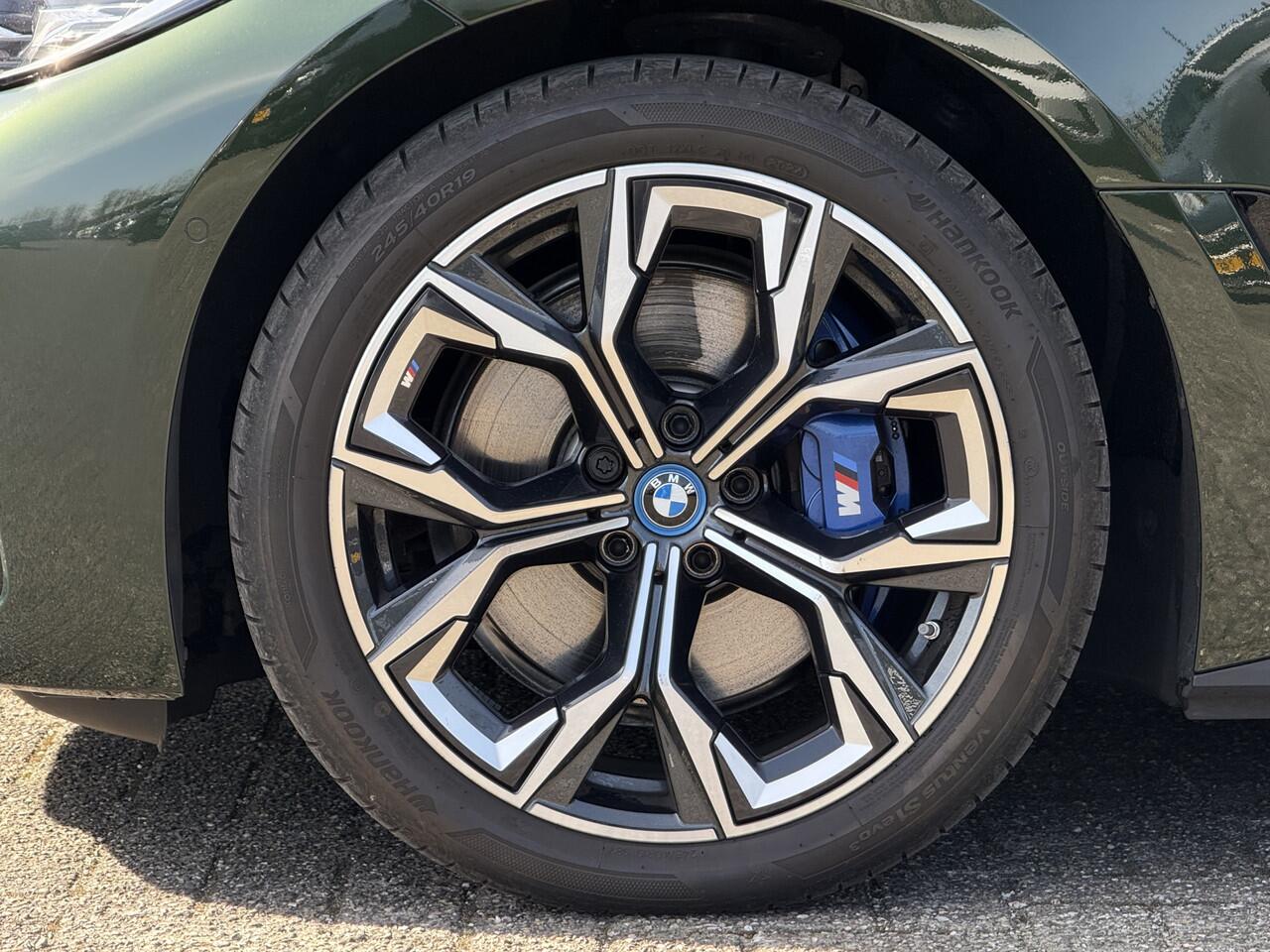 BMW i4 eDrive35 | M-Sport | 19" | Elek. stoelverst. | Stuur + stoelverw.