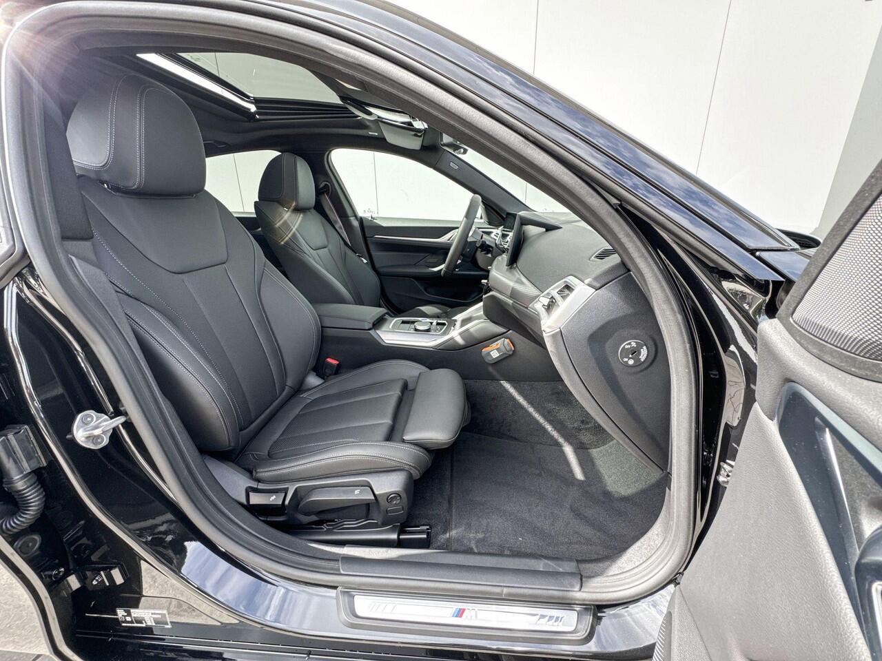 BMW i4 eDrive35 M Sport Edition M Sport Pro / Glazen Schuifdak / Adaptieve Cruise Control / Comfort Acces / Adaptieve LED koplampen / 19 Inch