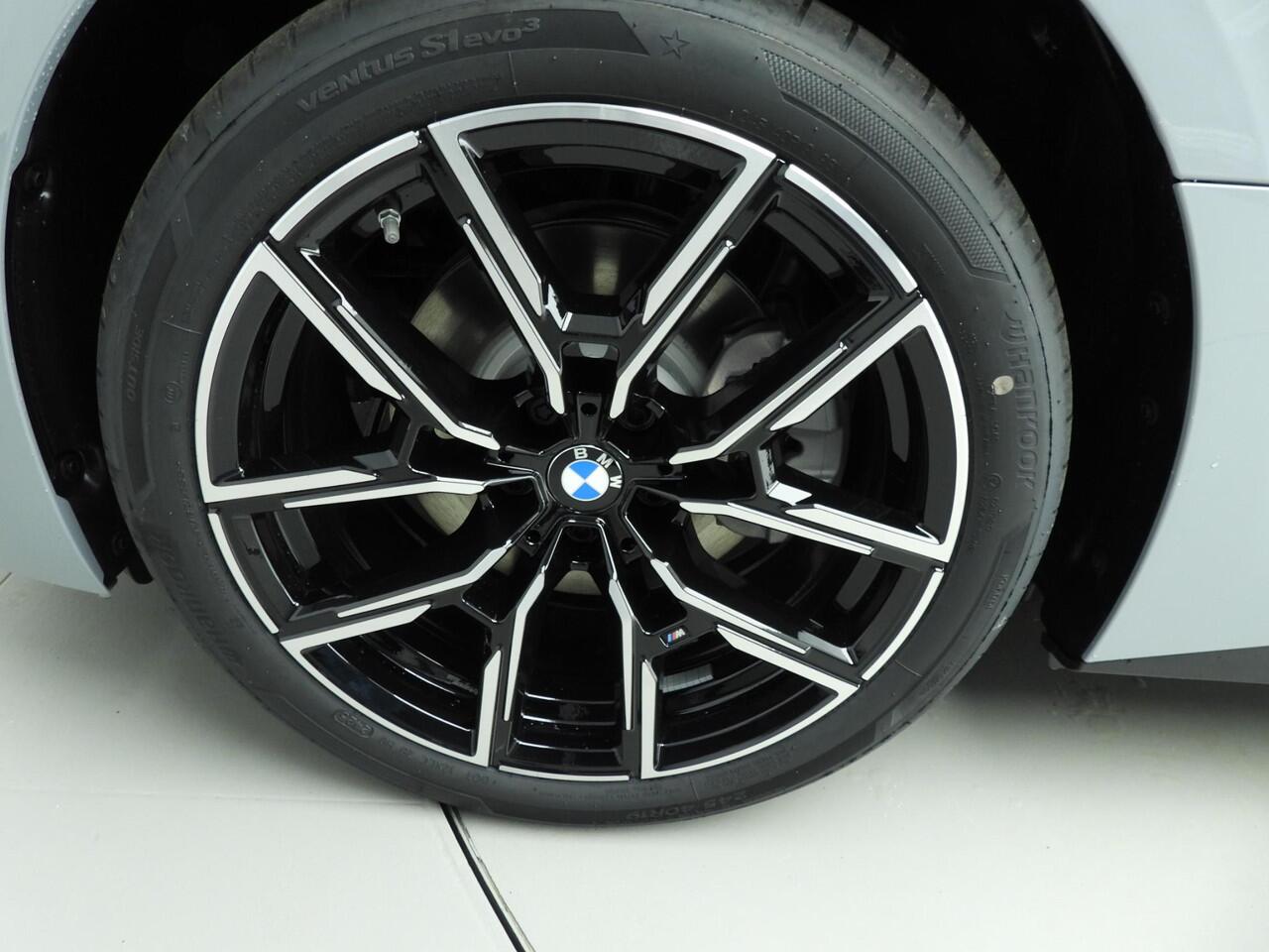 BMW i4 eDrive35 M Sportpakket | Schuif-/kanteldak | Trekhaak