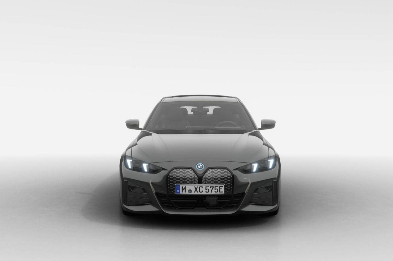 BMW i4 eDrive35 M Sport Edition | M Sport Pro | Comfort Pack | Elektrisch bediend glazen schuif-/kanteldak | Showroomvoordeel