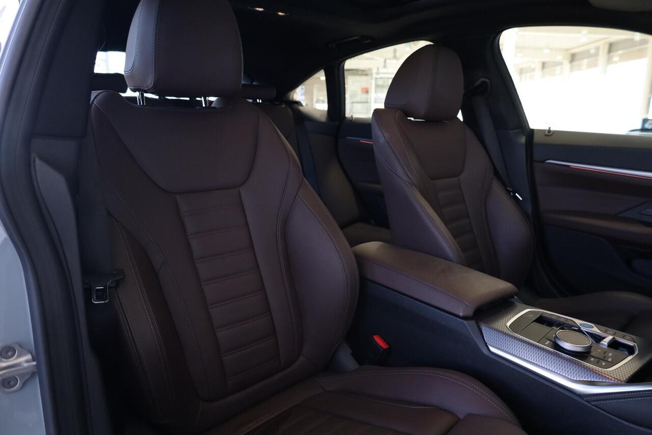 BMW i4 eDrive40 | M Sportpakket | Voorstoelen Verwarmd | Achteruitrijcamera | Trekhaak