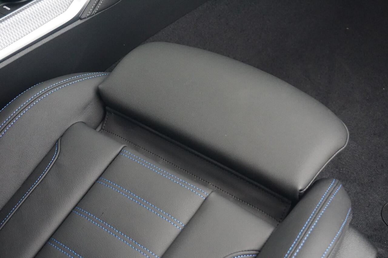 BMW i4 eDrive40 M Sportpakket Pro Schuif-/kanteldak / Active Cruise Control / Verwarmde stoelen voor en achter / Comfort Access