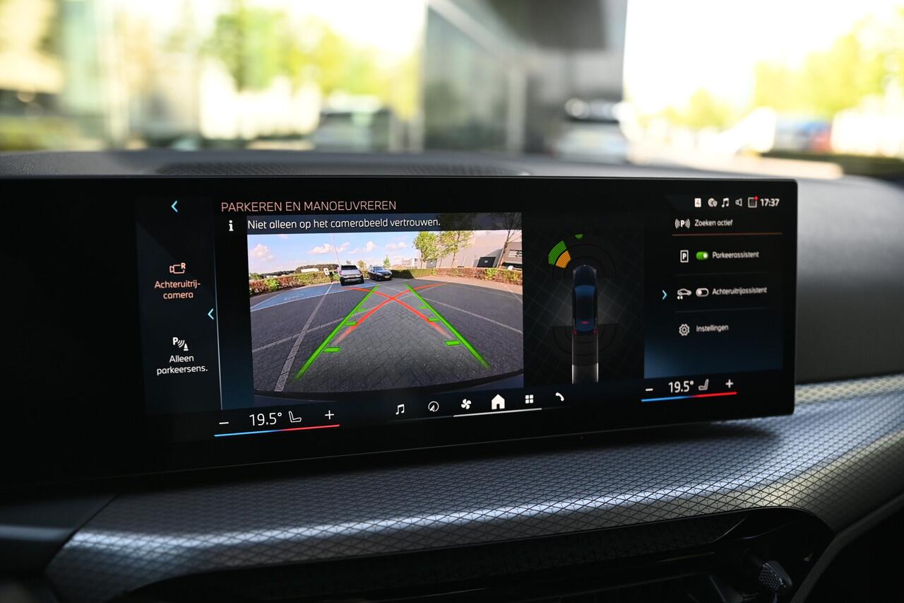 BMW i4 eDrive40 Gran Coupé M Sport / Adaptieve LED / Active Cruise Control / Comfort Access / Parking Assistant / Live Cockpit Plus / Stoelverwarming