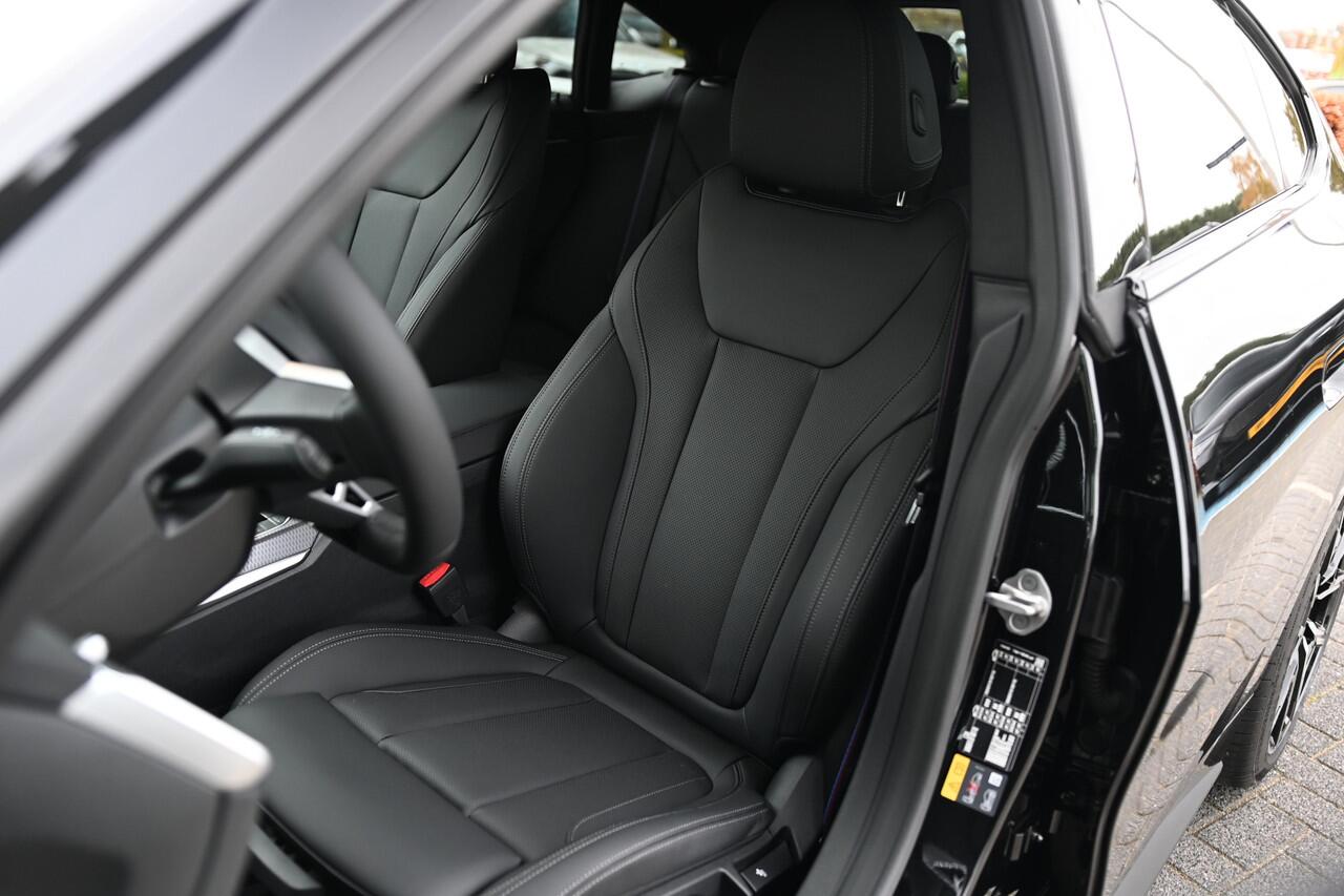 BMW i4 eDrive40 M Sport / Achteruitrijcamera / Adaptieve LED / Active Cruise Control / Live Cockpit Plus / Comfort Access / Stoelverwarming