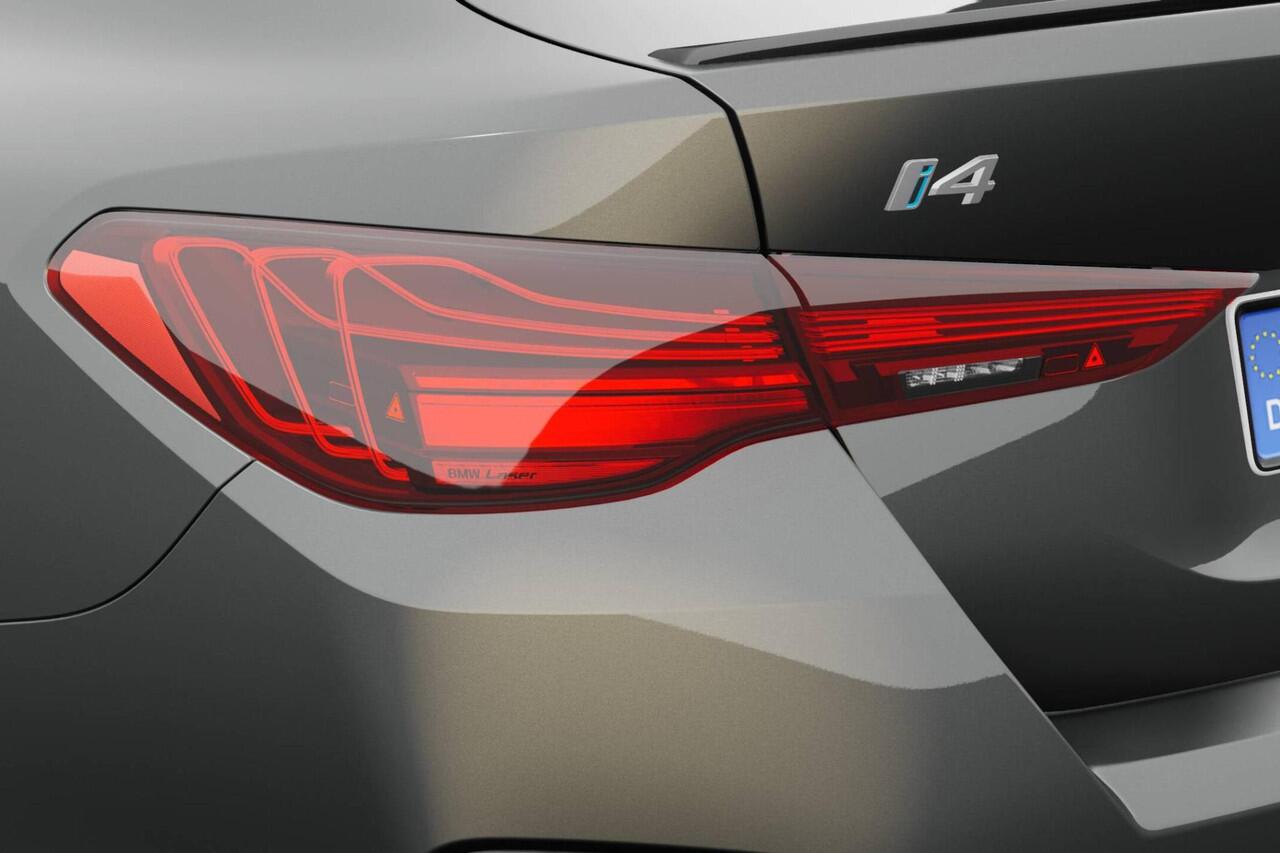 BMW i4 eDrive35 M Sport Edition | M Sport Pro | Comfort Pack | Elektrisch bediend glazen schuif-/kanteldak | Showroomvoordeel