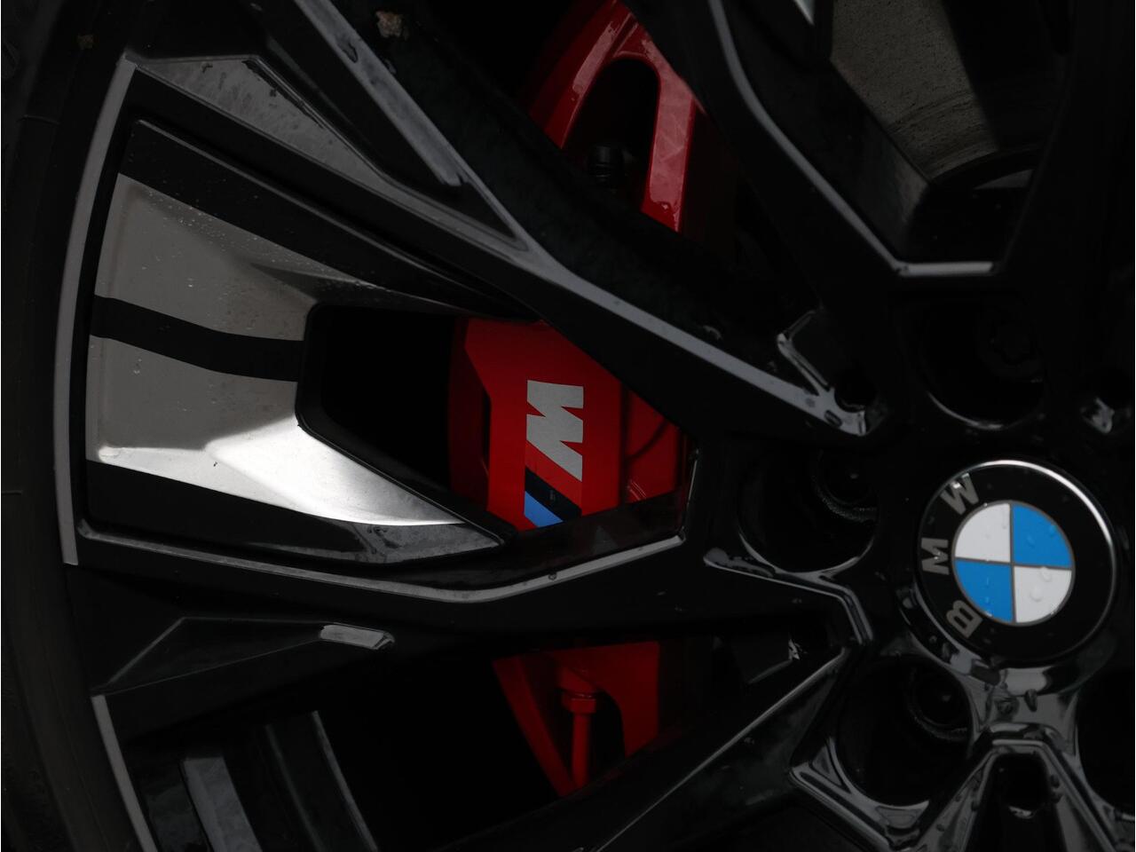 BMW i4 eDrive40 M Sport Edition 84 kWh M Sportpakket Pro/ Stuurwiel verwarmd/ Comfort Access/ Elektrische Trekhaak/ Elektrisch verstelbare stoelen/ Harman Kardon/ Driving Assistant Professional