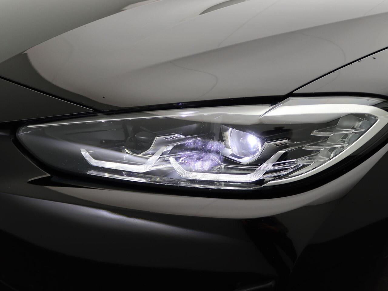 BMW i4 eDrive40 84 kWh Trekhaak | HIFI | Widescreen Display | 17"