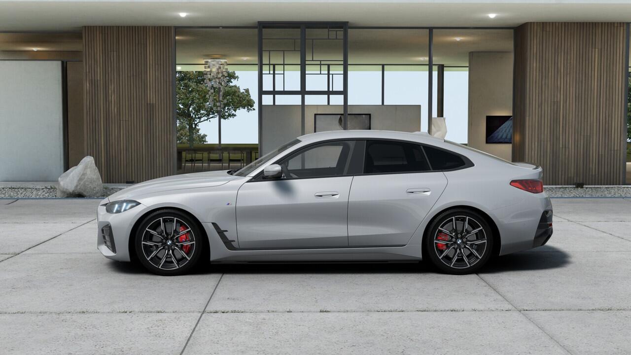 BMW i4 eDrive40 Gran Coupe M Sport / Achteruitrijcamera / Adaptieve LED / Active Cruise Control / Comfort Access / Parking Assistant / Stoelverwarming