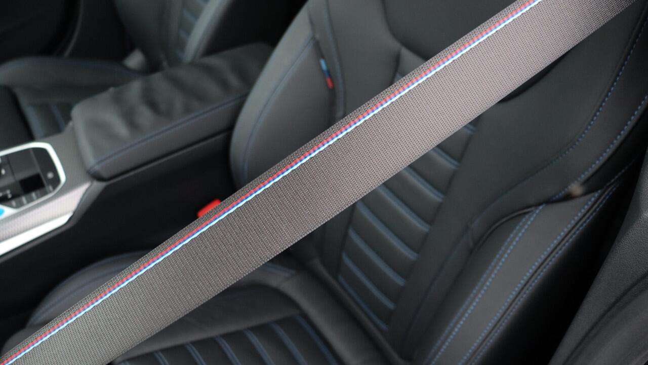 BMW i4 eDrive35 High Executive M-Sport | Harman/Kardon | Schuifdak | Head-up | Trekhaak | Driving Assistant Professional