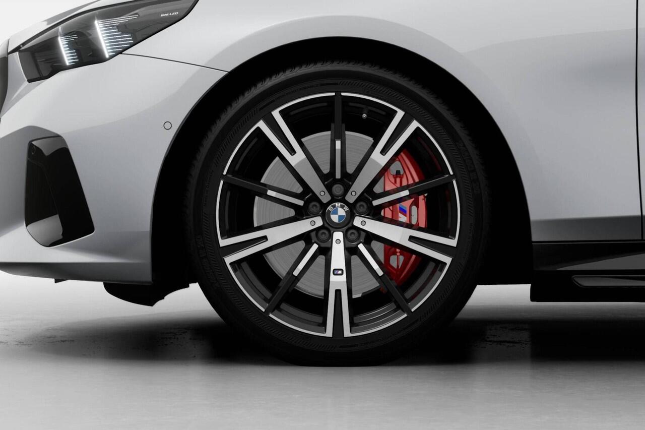 BMW i5 Sedan M60 xDrive | M Sport Pro | Innovation Pack | Travel Pack | Comfort Pack | Showroomvoordeel | ElectricDeals