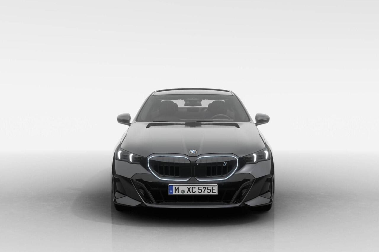 BMW i5 Sedan eDrive40 M Sport Edition | M Sport Pro | Innovation Pack | Travel Pack | Comfort Pack