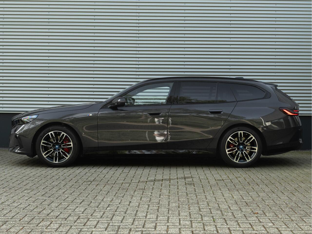 BMW i5 Touring eDrive40 M-Sport Pro - Onderstel Prof - Pano - Trekhaak - Driving Ass Prof