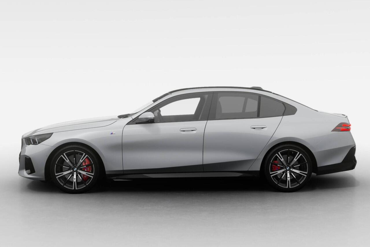 BMW i5 Sedan xDrive40 | M Sport Pro | Travel Pack | Comfort Pack | Trekhaak met elektrisch wegklapbare kogel | Showroomvoordeel | ElectricDeals