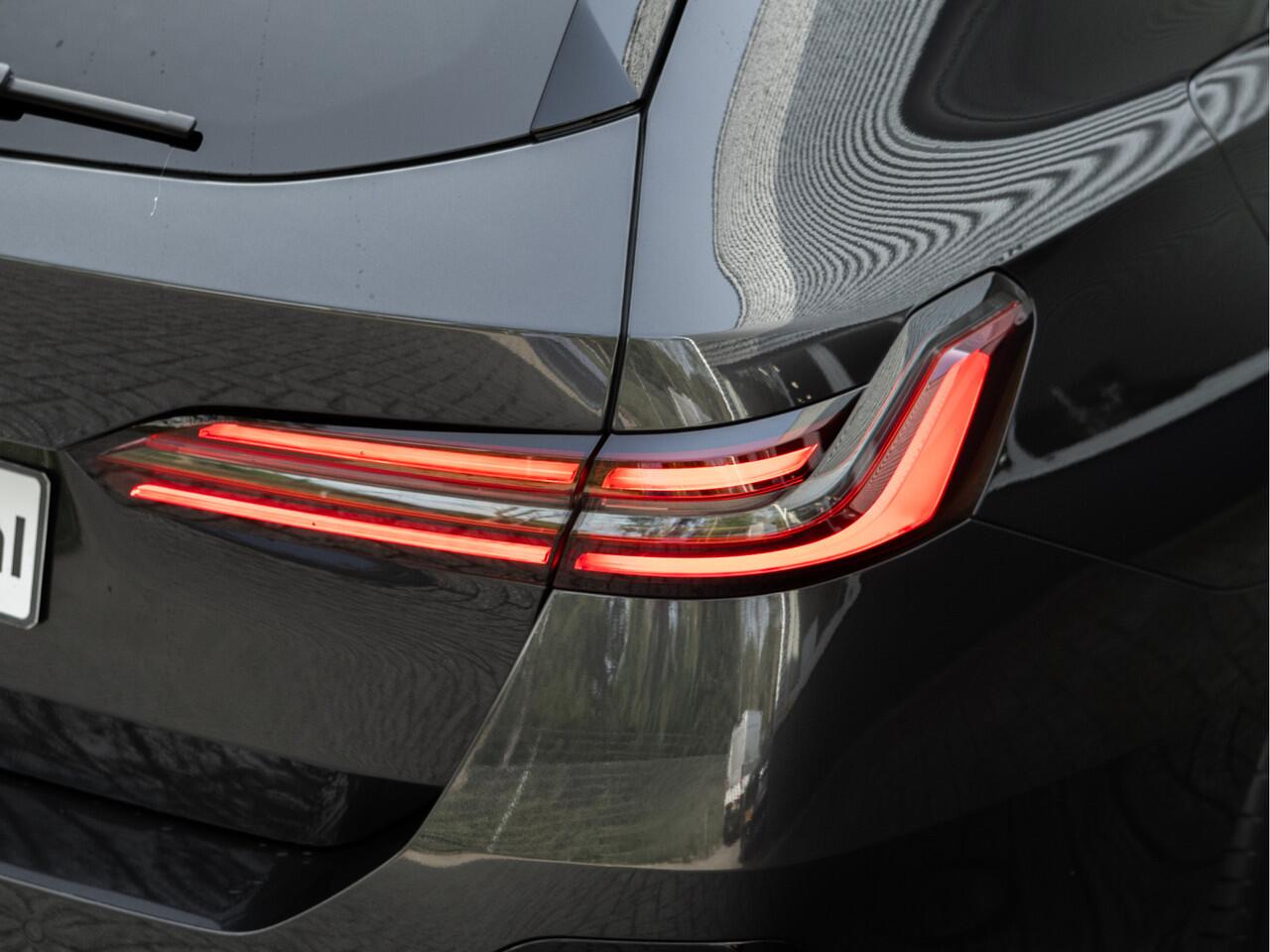 BMW i5 Touring eDrive40 M-Sport Pro - Onderstel Prof - Pano - Trekhaak - Driving Ass Prof