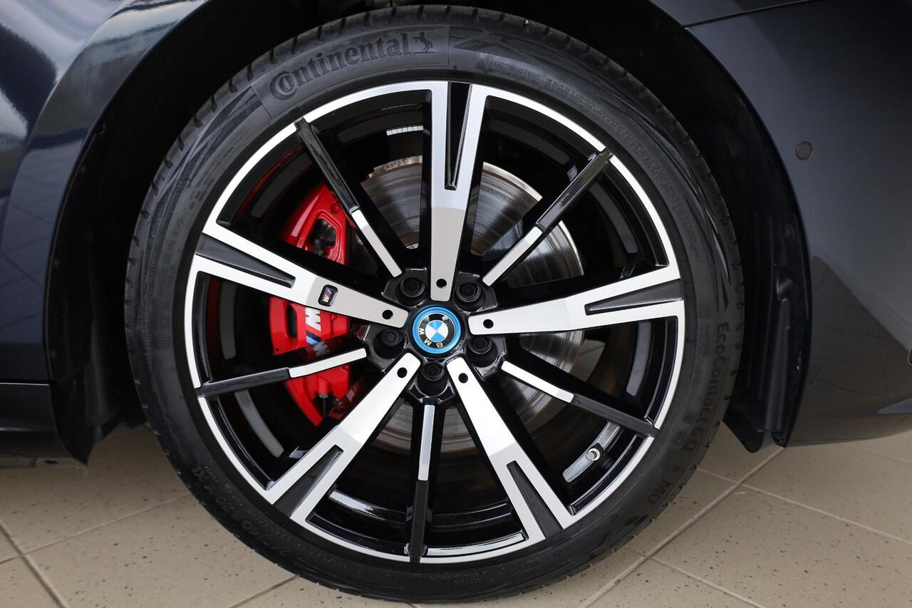 BMW i5 Sedan eDrive40 | M Sportpakket Pro | Travel Pack | Trekhaak elektr. | Driving Assistant Plus