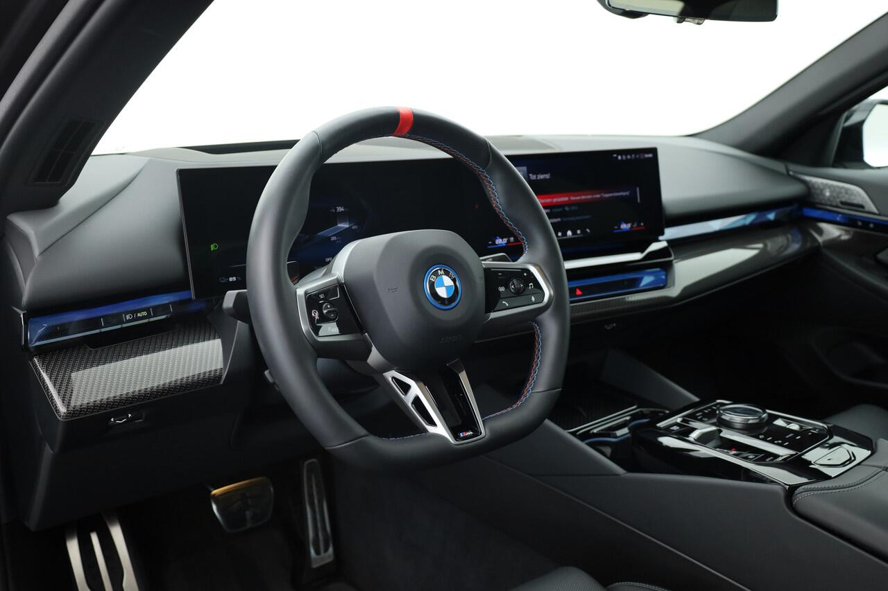 BMW i5 M60 xDrive 84 kWh M Sport | Driving Assistant Pro | M sport | Pano | HUD | Deep Frozen Grey | 21 inch