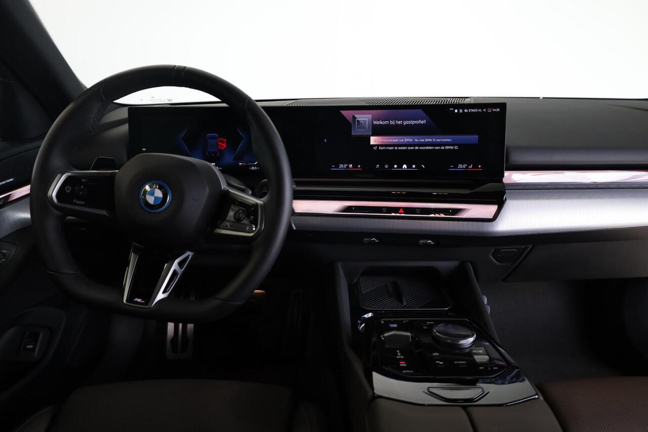 BMW i5 Sedan eDrive40 | M Sportpakket Pro | Travel Pack | Trekhaak elektr. | Driving Assistant Plus