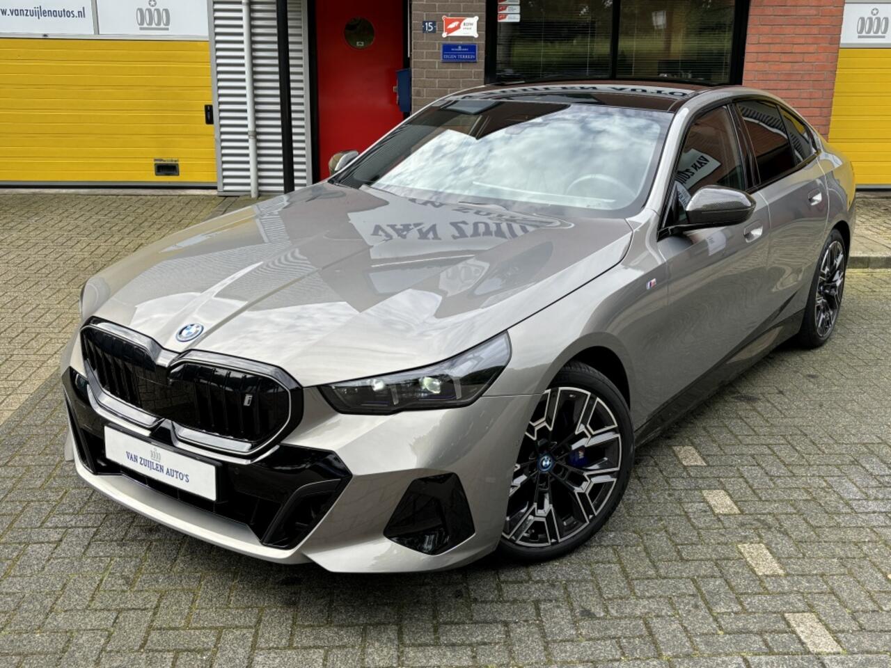 BMW i5 eDrive40 M-Sport Panorama B&W Memory Head-up Carbon 20''