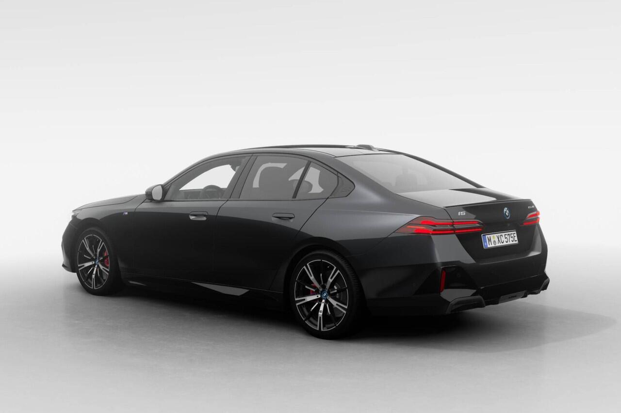 BMW i5 Sedan eDrive40 M Sport Edition M Sport Pro | Travel Pack | Comfort Pack | Showroomvoordeel