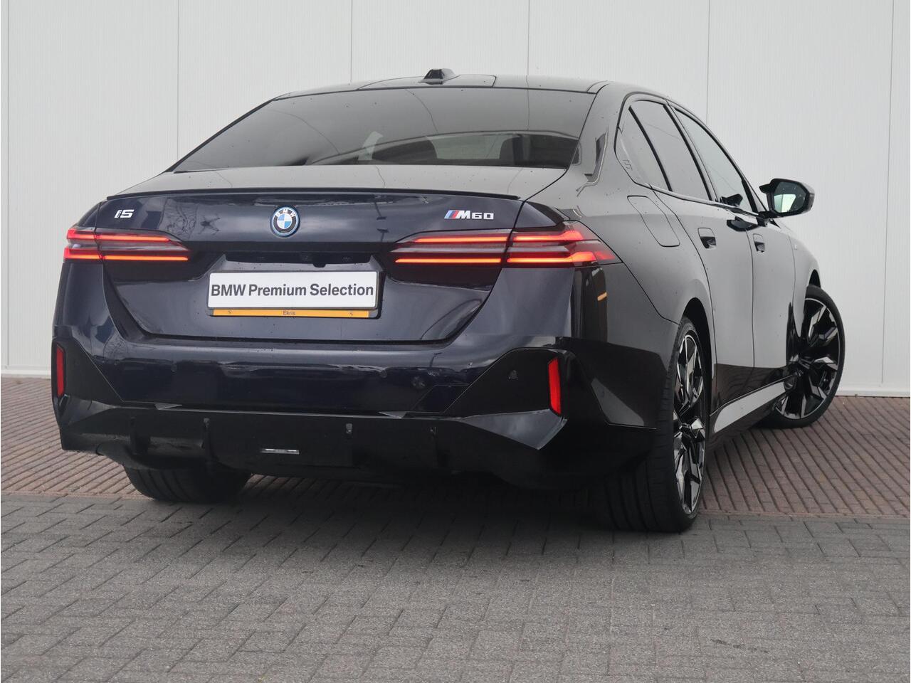 BMW i5 M60 xDrive 84 kWh M-Sportpakket Pro/ Bowers & Wilkins/ Comfort Acces/ Driving Assistant Professional/ 21" LMV/ Stoelventilatie/ Panoramadak