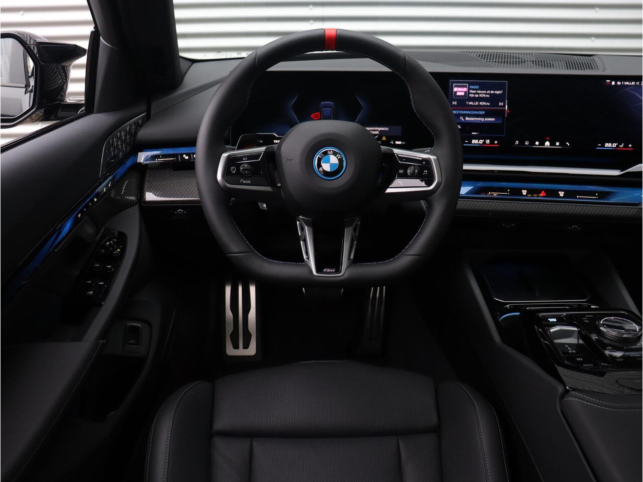 BMW i5 Touring M60 xDrive M Sportpakket Pro | Innovation Pack | Travel Pack | Iconic Glow