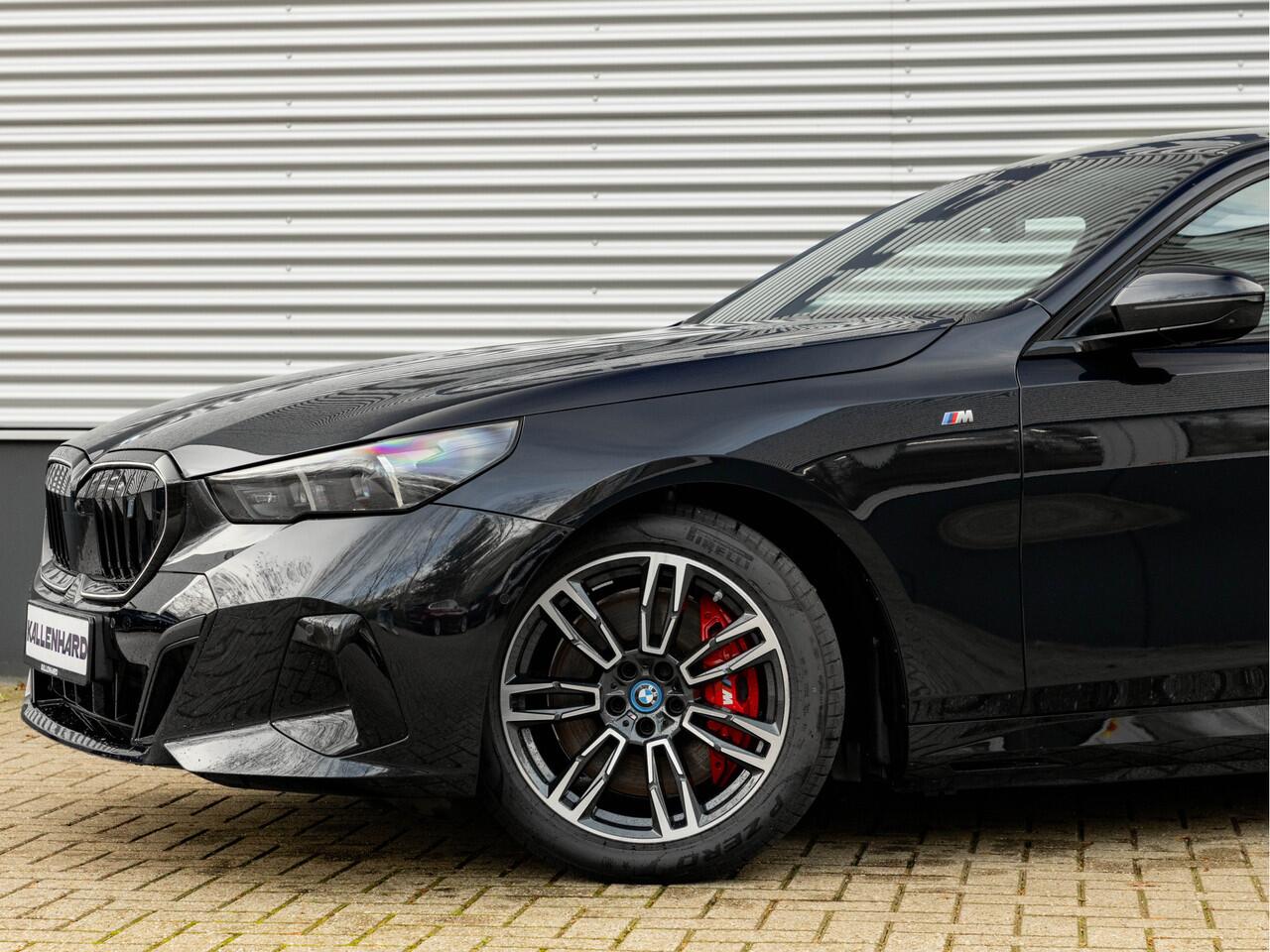 BMW i5 eDrive40 M-Sport Pro - Pano - Onderstel Prof - Driving Ass Prof - Harman Kardon