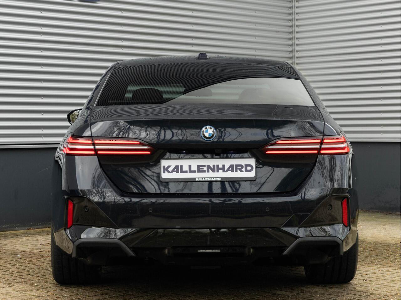 BMW i5 eDrive40 M-Sport - Onderstel Prof - Driving Ass Plus - Comfortstoelen