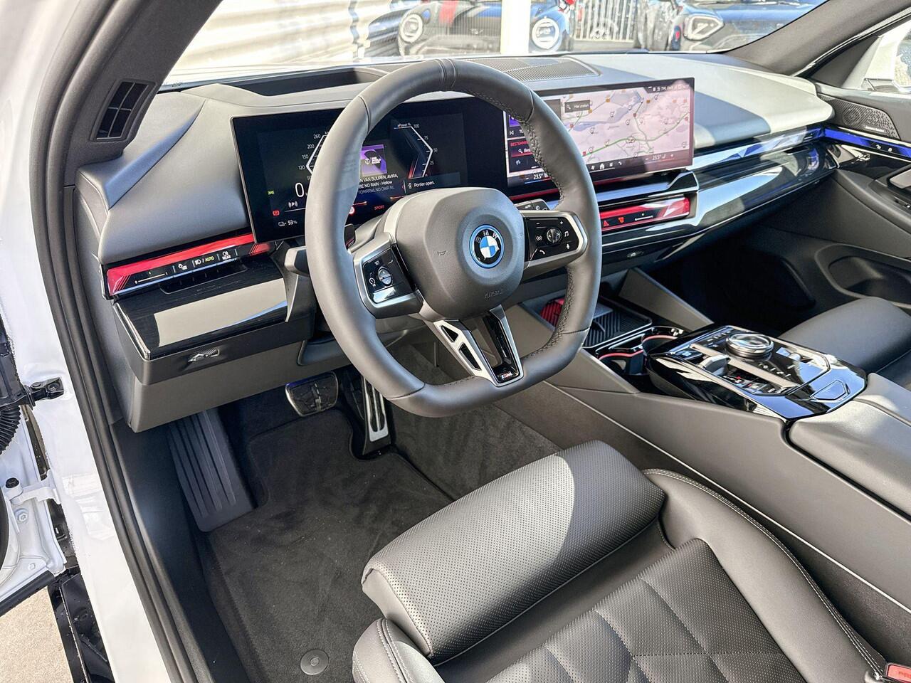 BMW i5 Touring eDrive40 M Sportpakket Pro / Innovation Pack / Travel Pack