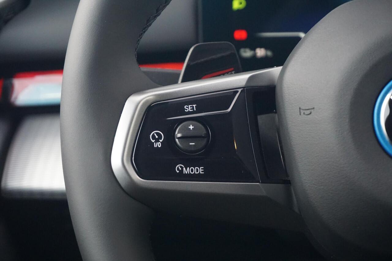 BMW i5 eDrive40 M Sportpakket Pro 20'' / Panoramadak / Stoelventilatie / Bowers & Wilkins / Trekhaak