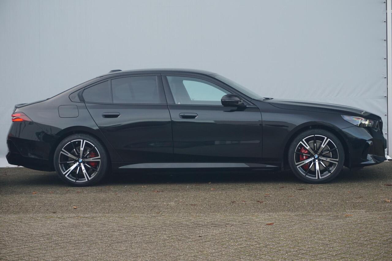 BMW i5 eDrive40 M Sportpakket Pro 20'' / Panoramadak / Stoelventilatie / Bowers & Wilkins / Trekhaak