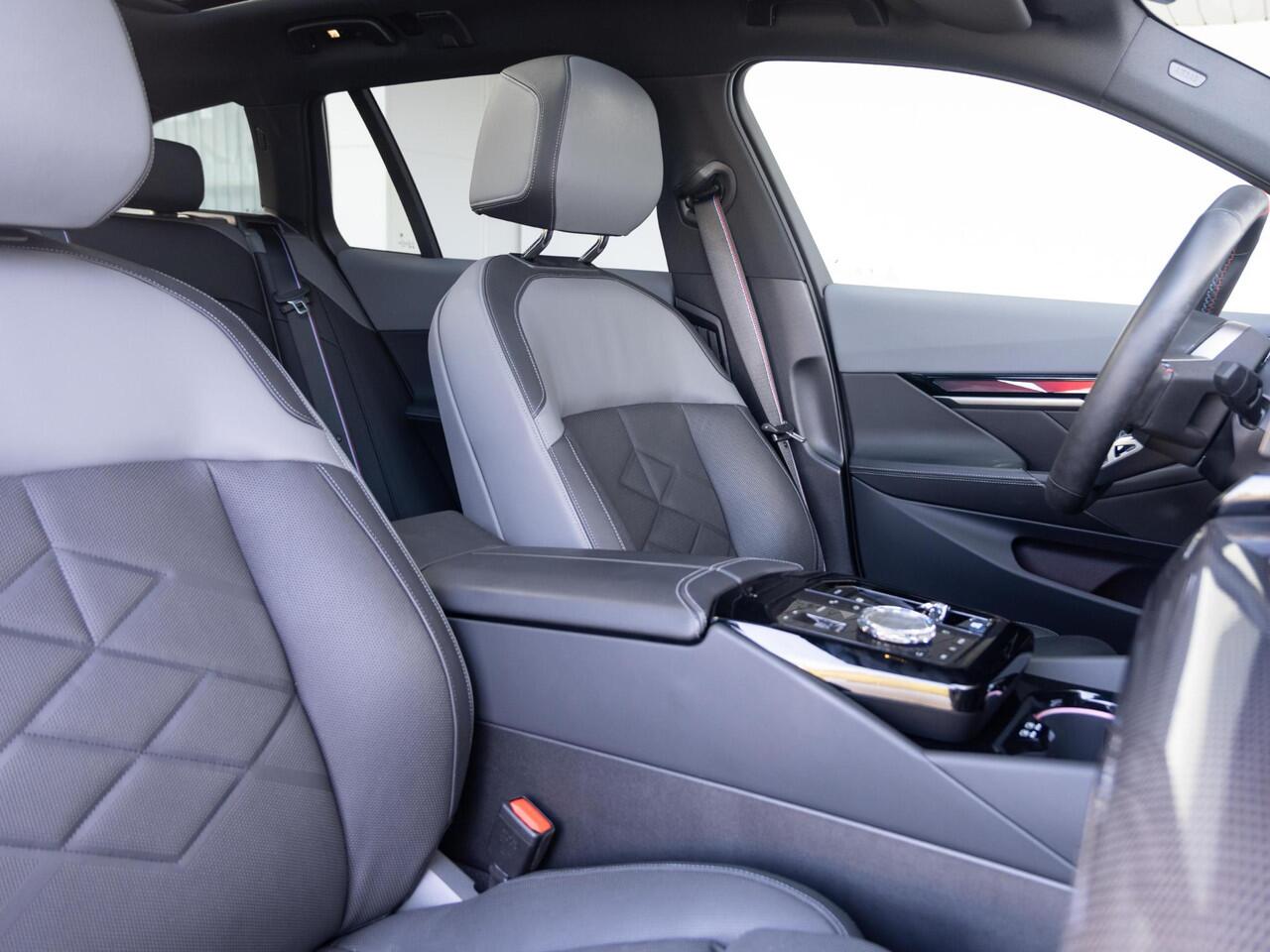 BMW i5 Touring M60 xDrive | M Sportpakket Pro | Innovation Pack | Verwarmd Stuurwiel | Comfort Access | Panoramadak | Stoelverwarming | Bowers & Wilkins | Trekhaak