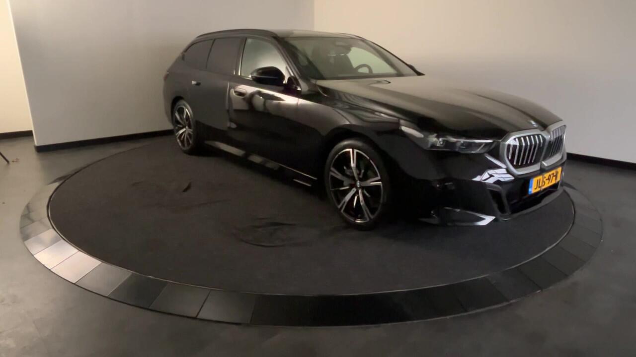 BMW i5 Touring eDrive40 M Sport Edition 84 kWh Glazen dak | Harman Kardon | Comfortstoelen | "20 inch Licht metalen velgen