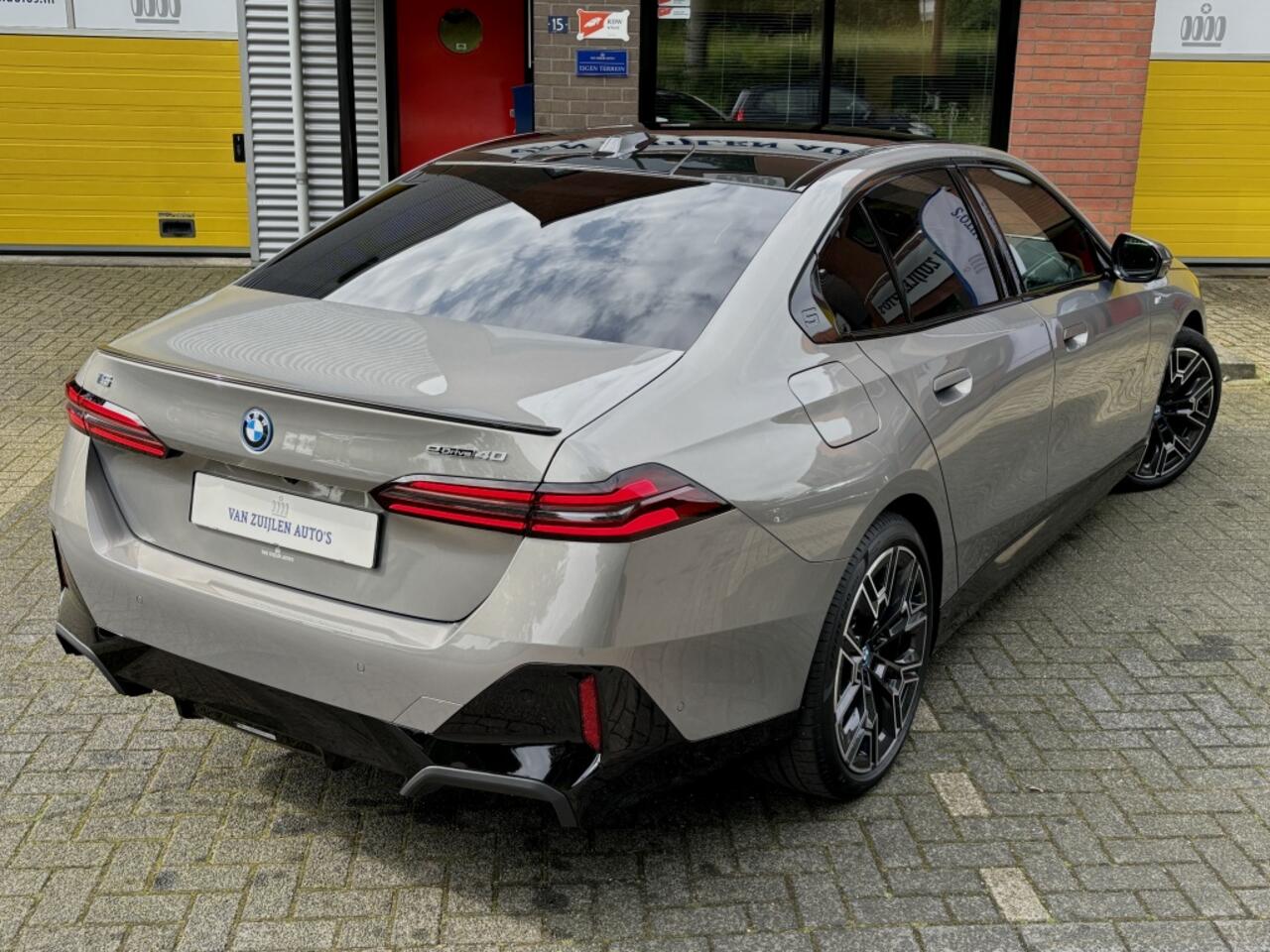 BMW i5 eDrive40 M-Sport Panorama B&W Memory Head-up Carbon 20''