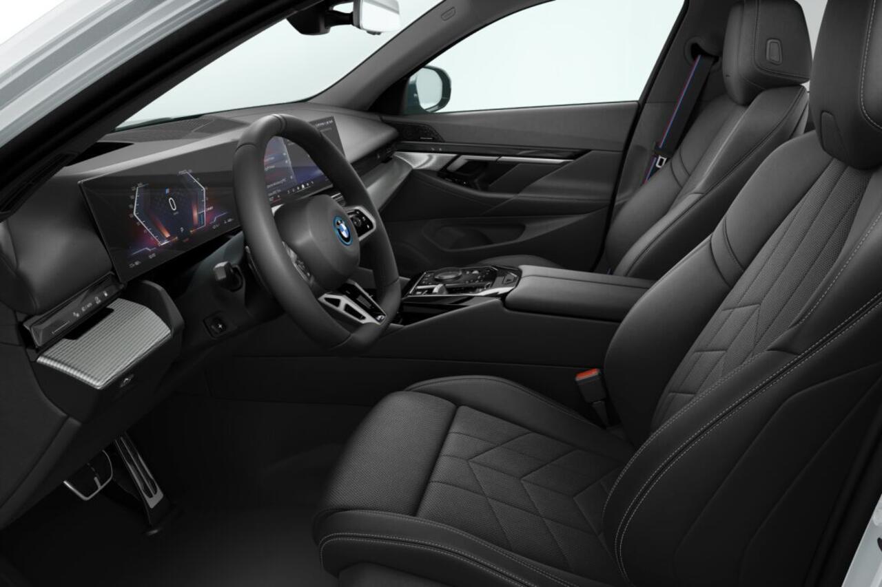 BMW i5 Sedan eDrive40 M Sport Edition | M Sport Pro | Innovation Pack | Travel Pack | Comfort Pack | Trekhaak