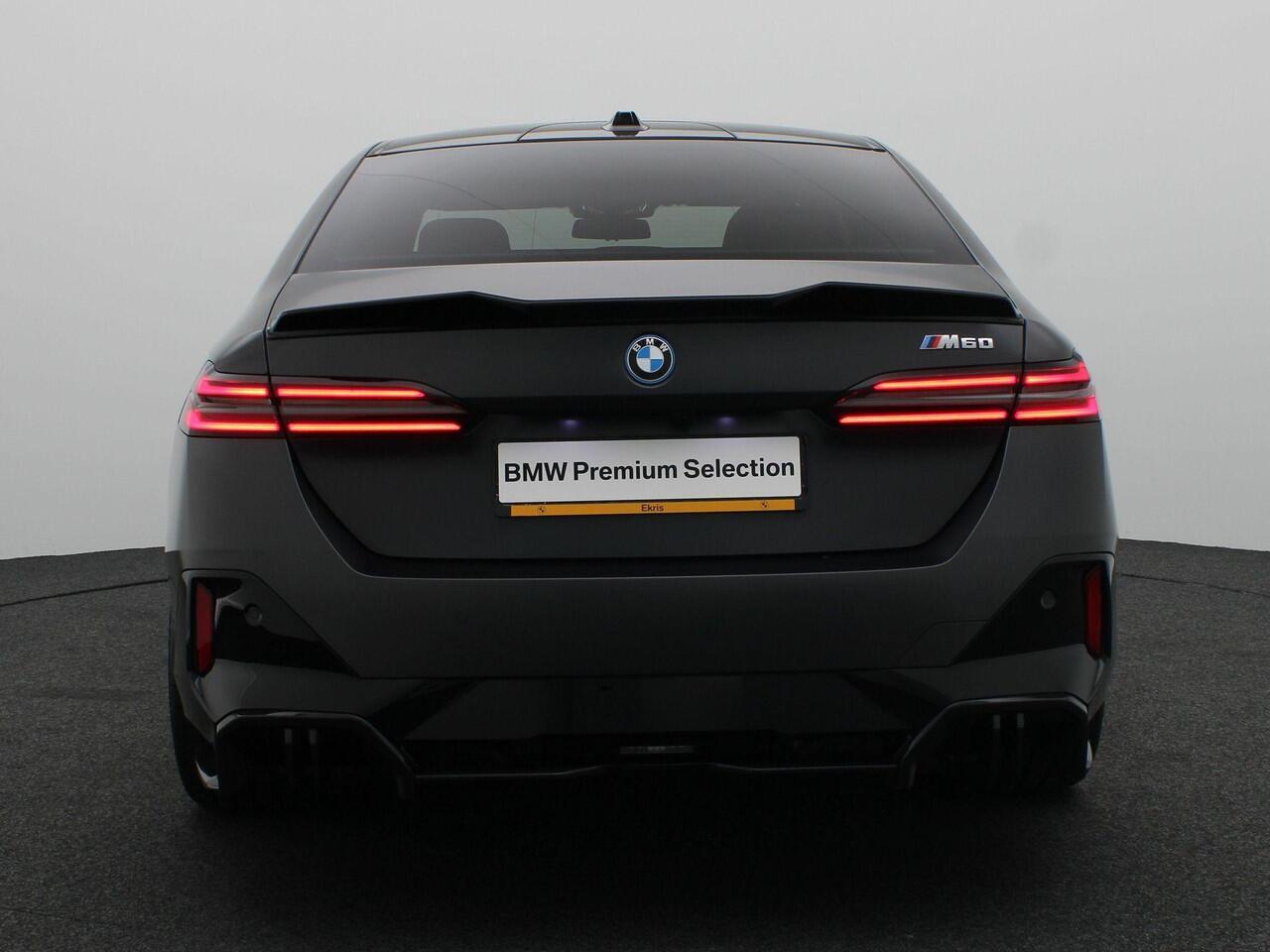 BMW i5 M60 xDrive M Sportpakket Pro | Innovation Pack | Travel Pack | Comfort Pack | Adaptief M Onderstel Professional | Panoramadak | Driving Assistant Professional | Bowers & Wilkins | M Performance Accessoires | 20''