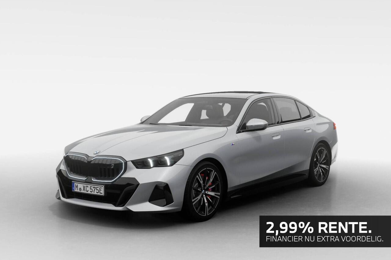 BMW i5 Sedan xDrive40 | M Sport Pro | Travel Pack | Comfort Pack | Trekhaak met elektrisch wegklapbare kogel