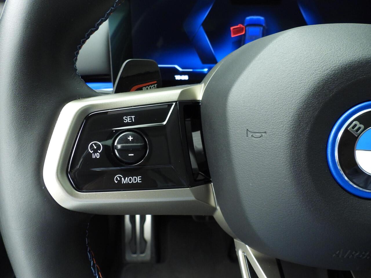 BMW i5 Sedan M60 xDrive 84 kWh | M-Sportpakket | LED | Leder | HUD | Panoramadak | Active cruise | DAB | Bowers @ Wilkins sound | Alu 20 inch