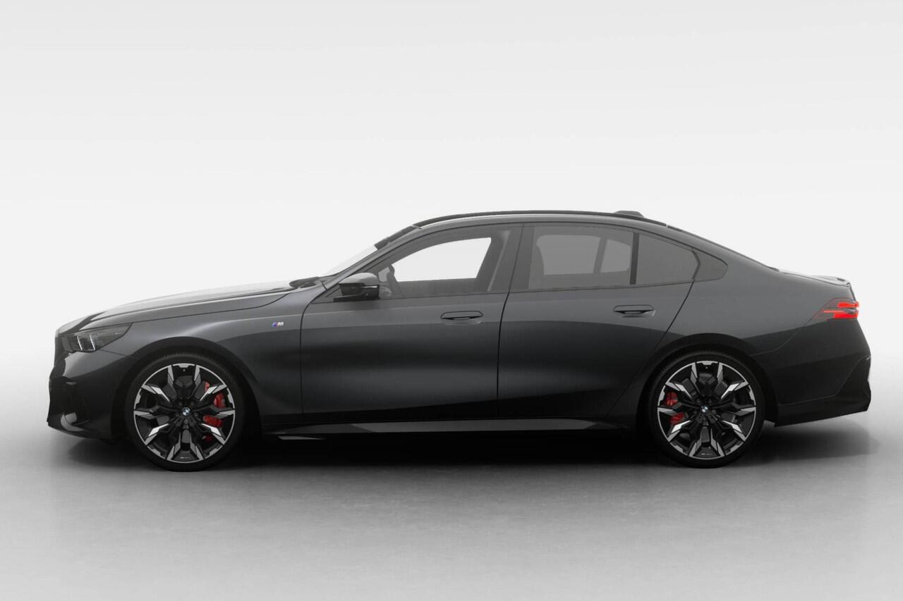 BMW i5 Sedan M60 xDrive | M Sport Pro | Innovation Pack | Travel Pack | Comfort Pack | Showroomvoordeel | ElectricDeals