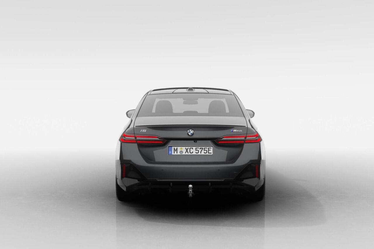 BMW i5 Sedan M60 xDrive | M Sport Pro | Innovation Pack | Travel Pack | Comfort Pack | Bowers & Wilkins Surround Sound System | Driving Assistant Professional | Trekhaak