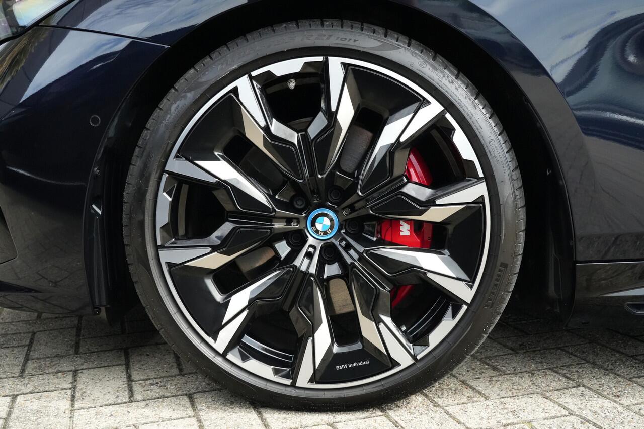 BMW i5 M60 xDrive 84 kWh 601pk Panoramadak/Bowers&Wilkins/360Camera