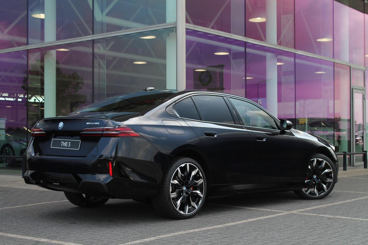 BMW i5 eDrive40 M Sport / Bowers & Wilkins / Adaptieve LED / Comfort Access / Stoelventilatie / Parking Assistant Plus / Stuurverwarming