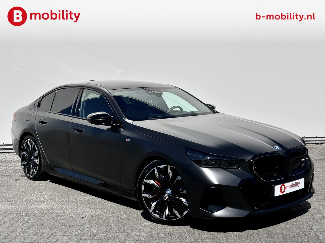BMW i5 M60 xDrive M Sportpakket Pro Nw.prijs ¤135.592,- Trekhaak | Glazen Panoramadak | Driving Assistant Prof. | Parking Assistant prof. | Bowers & Wilkins Sound System